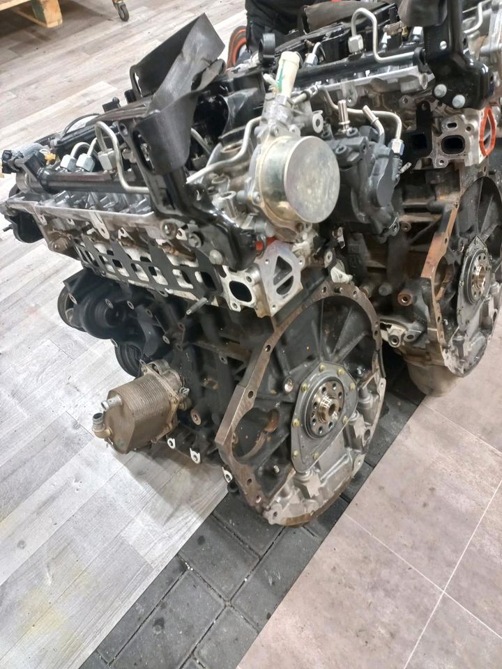 MOTOR YS23 C270 2.3 DCI NISSAN NAVARA MB X KLASSE ohne Anbauteile in Berlin