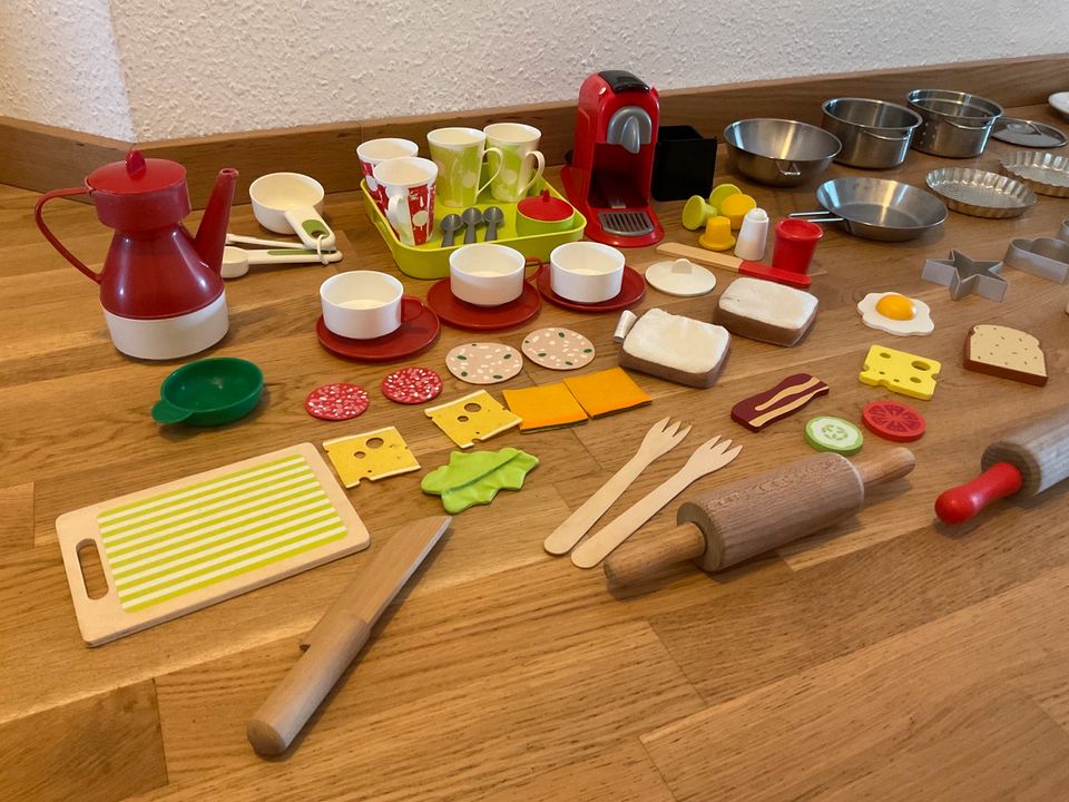 IKEA Spielküche / Kinderküche mit viel Zubehör in Leipzig