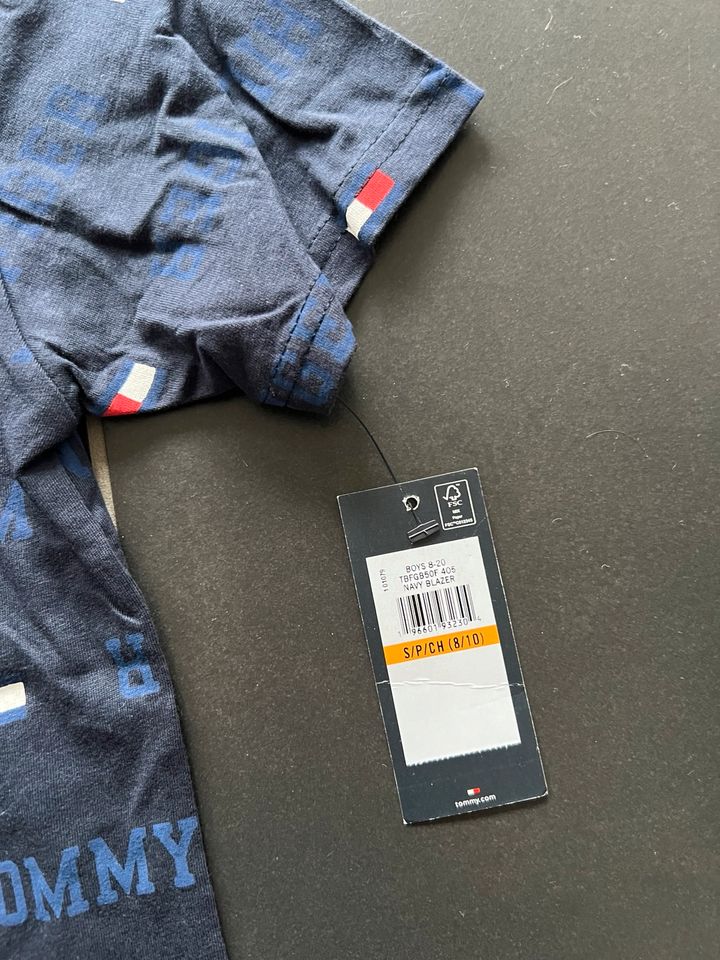 Tommy Hilfiger T-Shirt Oberteil Größe 8/10 ca 140 in Mannheim