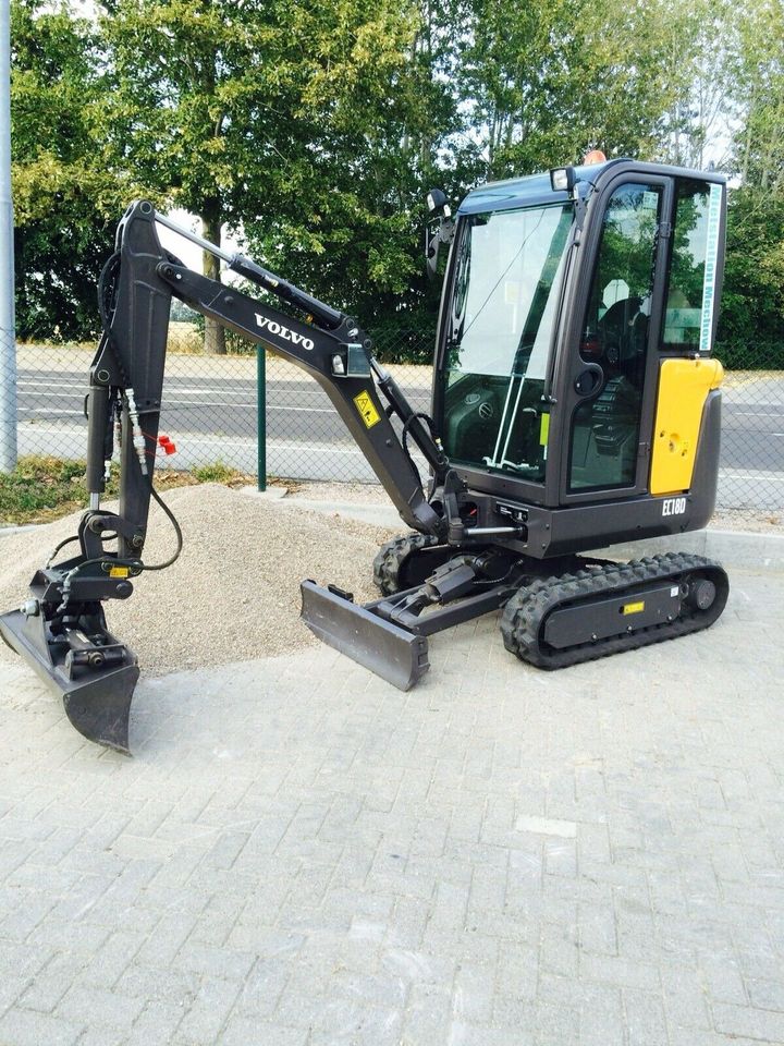 Vermietung Minibagger Volvo EC 18D Radlader Arbeitsbühnen in Kyritz