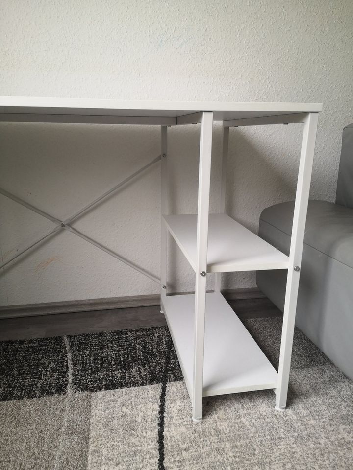 ⚠️ Scheibtisch mit Ikea Snille Schreibtischstuhl neuwertig⚠️ in Solingen