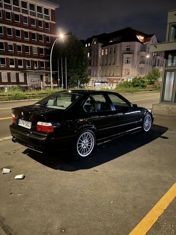 Bmw 320i E36 M Paket 1.Hand- Neuwertigen Orginal Zustand in Berlin