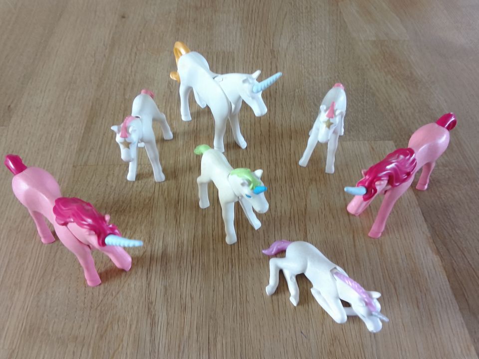 Verkaufe 7 Playmobil Figuren Tiere Einhörner Fohlen Pferde Horse in Fehmarn