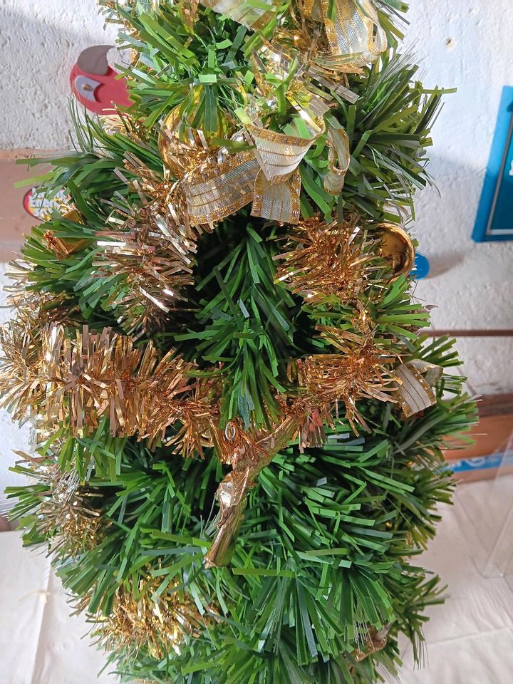 Weihnachtsbaum künstlich ca.80 cm hoch in Bretzenheim