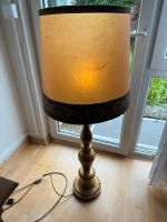 Stehlampe ca 160cm hoch sehr alter Holzfuss Stuttgart - Stuttgart-West Vorschau