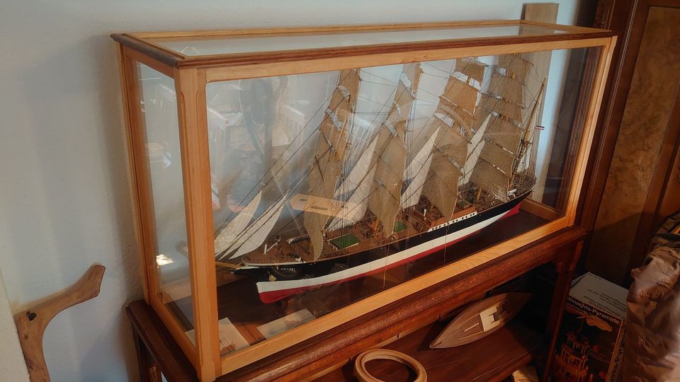 Potosi Schiffsmodell 1:100, mit Vitrine in Wismar