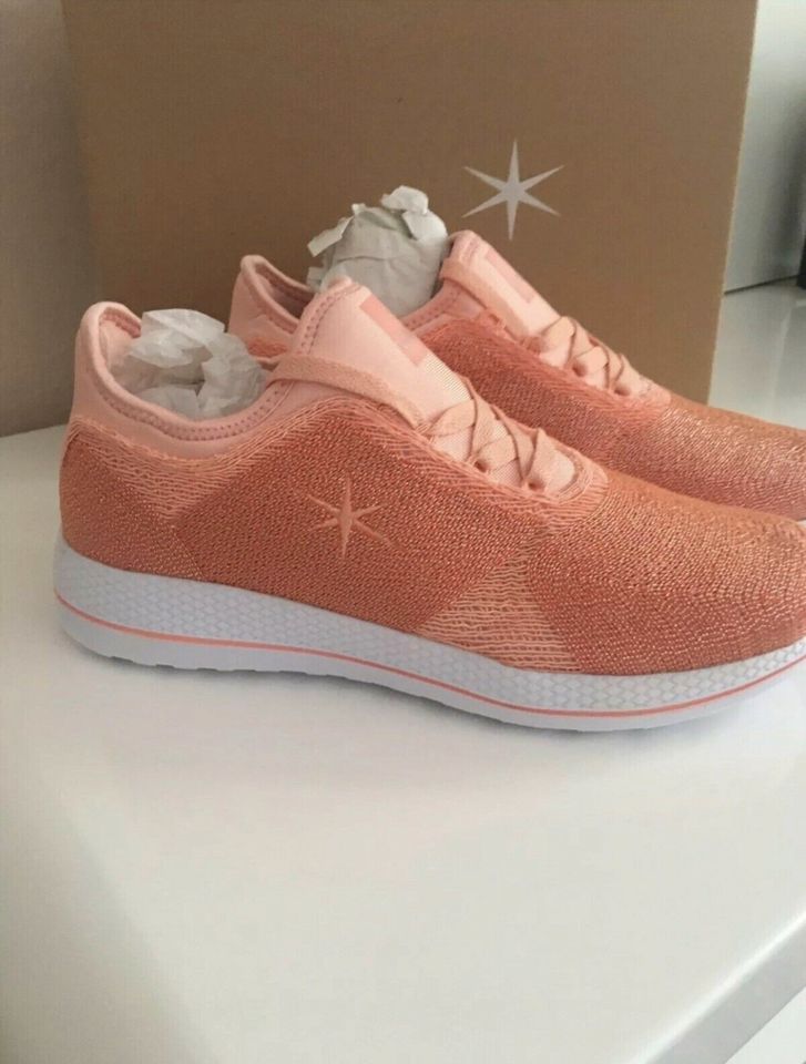 „Juvia“ Sneaker Trendfarbe peach sehr leicht und soft Gr.38 in Zwingenberg