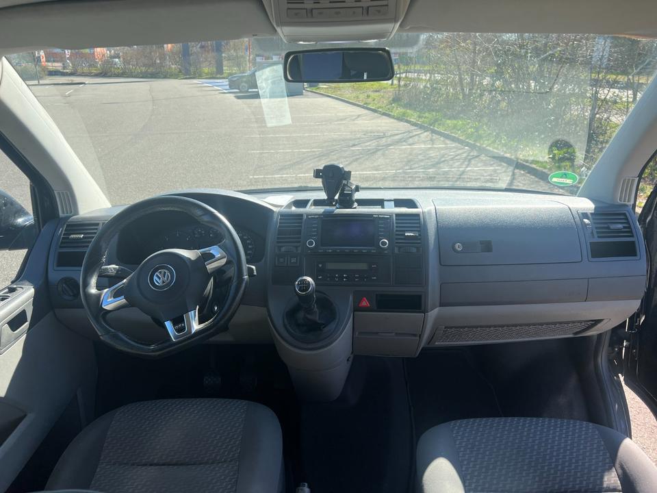 VW T5 Caravelle Bj 2006 - 1,9L Diesel - 102 PS - Anhängerkupplung in Wörth am Rhein