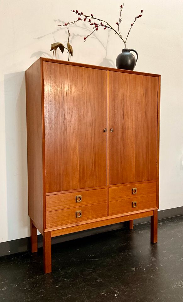 Dänisches Mid-Century 60er Vintage Design Teak Kommode Highboard in Hamburg