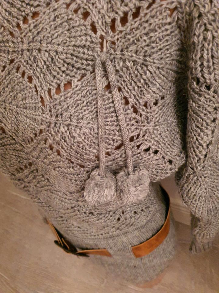 Pullover mit Gürtel grau in Seebad Heringsdorf