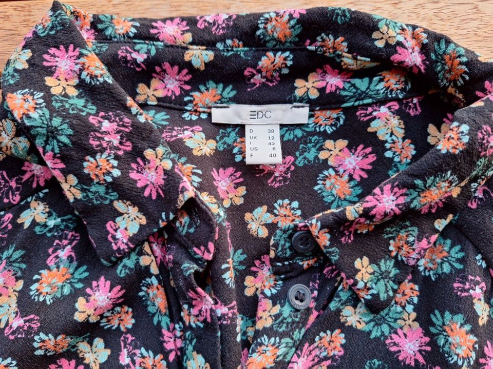 Esprit Blumen Kleid in schwarz Größe 38 in Rodgau