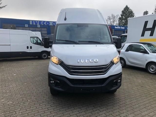 Iveco Daily 70C18HA8V 4100Lmm H3 AHK 132 kW (179 PS... in Kiel