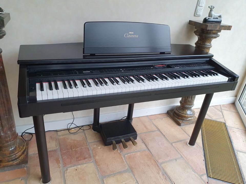 YAMAHA Clavinova cpv-75 in Amberg