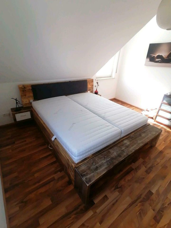 Individuell gerfertigte Betten aus Altholz / Gerüstbohlen in Dresden