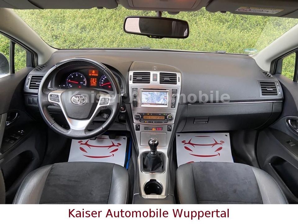 Toyota Avensis Kombi*1.Hand*Klima*Xenon*Tempomat*Kamera in Wuppertal