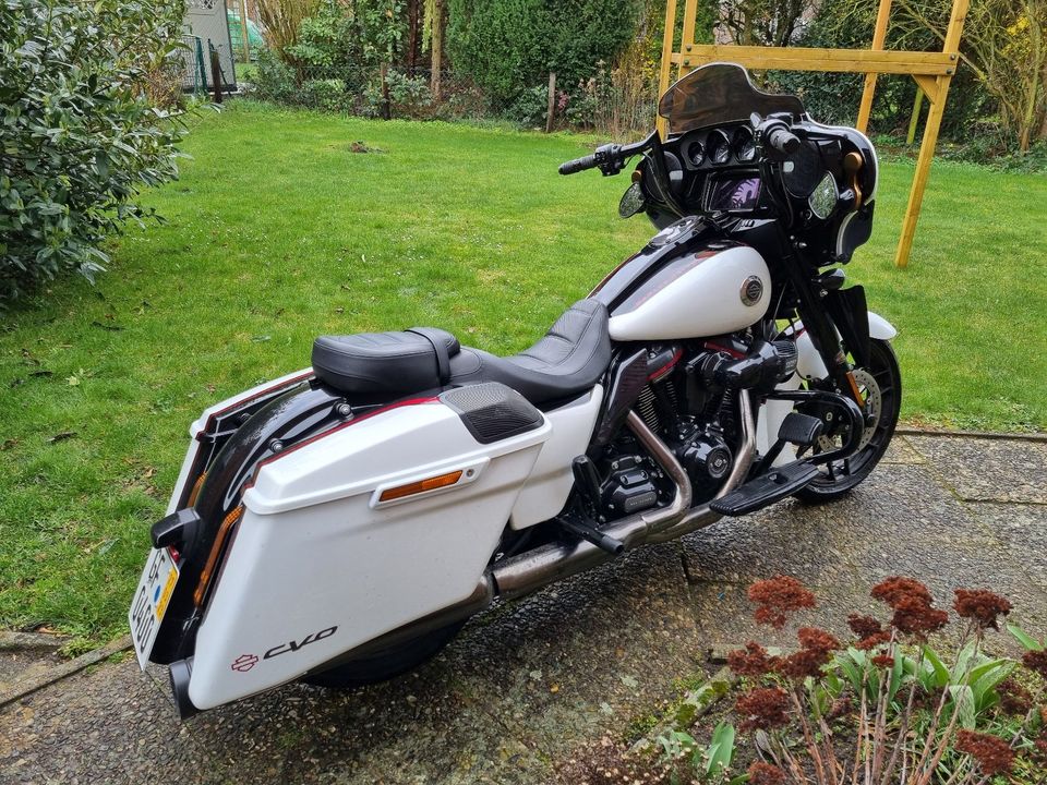 Harley Davidson Street Glide CVO 5HD in Isenbüttel