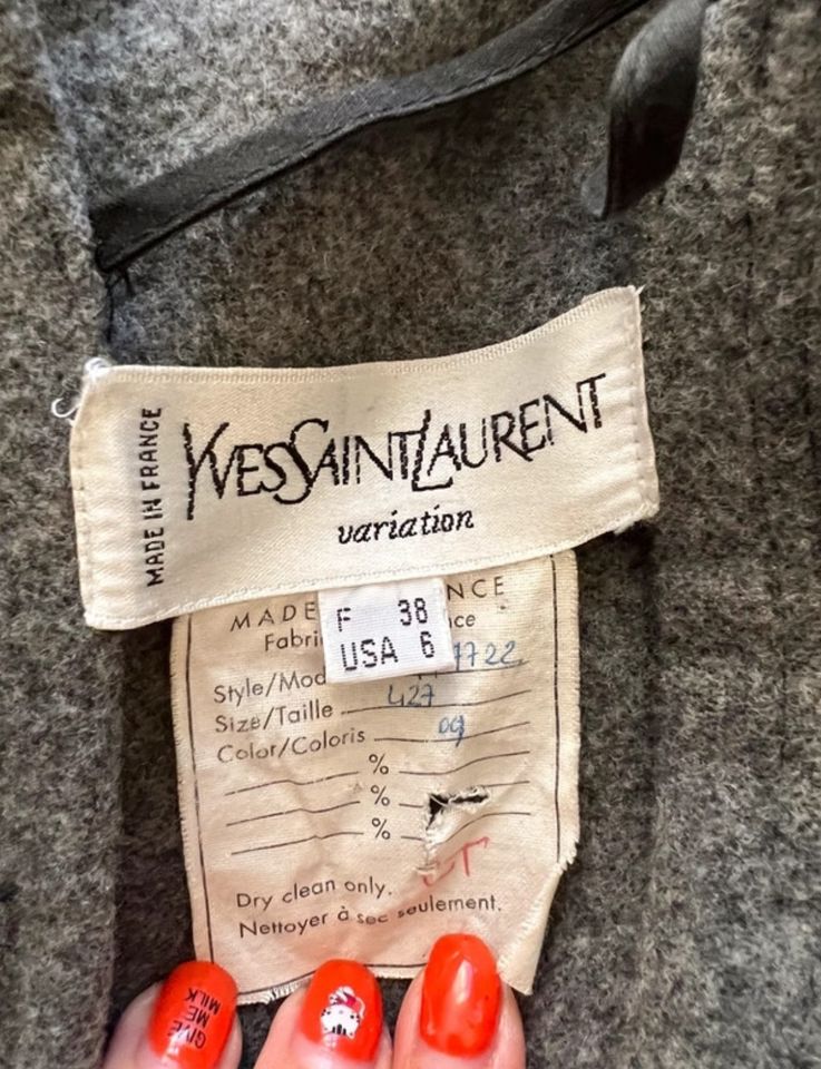 Original Yves Saint Laurent Woll Mantel neuwertig in Berlin