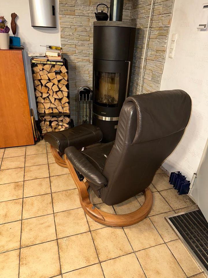 Relax-Sessel mit Hocker Leder Braun Marke Himolla in Maintal