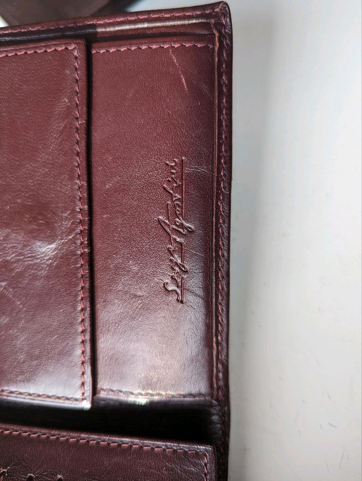 Portemonnaie aus Leder 13 x 9,5 cm in Berlin
