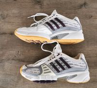 NEUW Adidas Hallenschuhe Gr 42 weiß lila Sport Hessen - Bad Endbach Vorschau