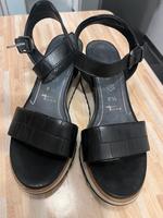 TAMARIS Damen Keilsandale Leder schwarz 40 Hessen - Fulda Vorschau