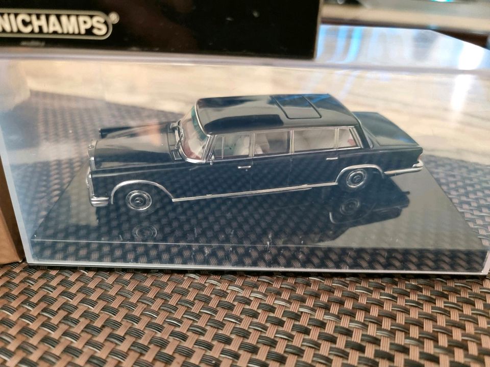 Modellauto 1:43 Mercedes-Benz 600 W100 Pullman AutoArt in Lage