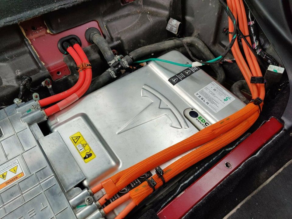 Reparatur Tesla Model S 22KW Doppel Lader GEN 2.0  Master Slave in Staufenberg