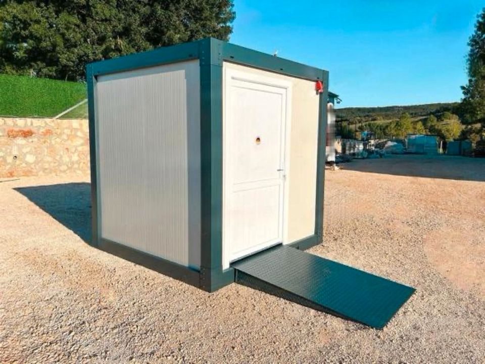Behindertencontainer WC - Container | Sanitärcontainer | Toilettencontainer | 220cm x 220cm in Cuxhaven