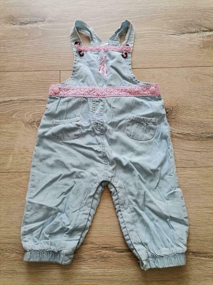 Latzhose Romper Jumpsuit Gr. 74 C&A in Auerbach (Vogtland)