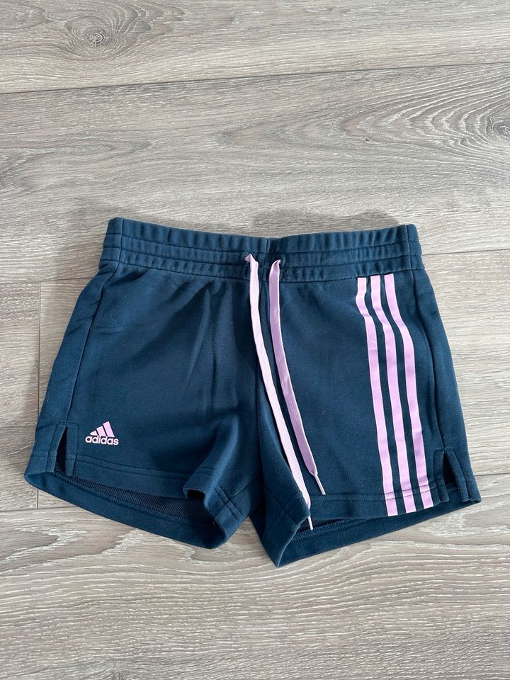 Mädchen Sport Shorts Adidas blau Größe 164/XS in Dettenhausen