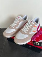 Sneaker Turnschuhe Damen von Rieker Größe 41 Nordrhein-Westfalen - Engelskirchen Vorschau