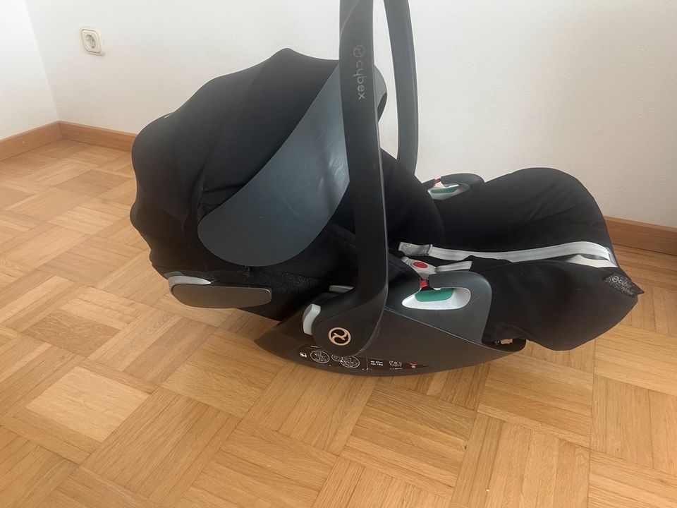 Cybex PLATINUM Cloud Z2 i-Size + Adapter in Ampfing