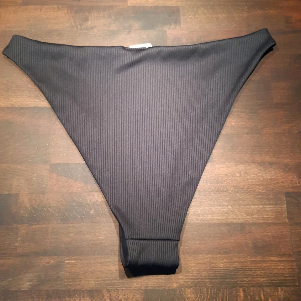 NEU Hunkemöller Bikini NERO RIB Black Schwarz 80b / L in Bonn