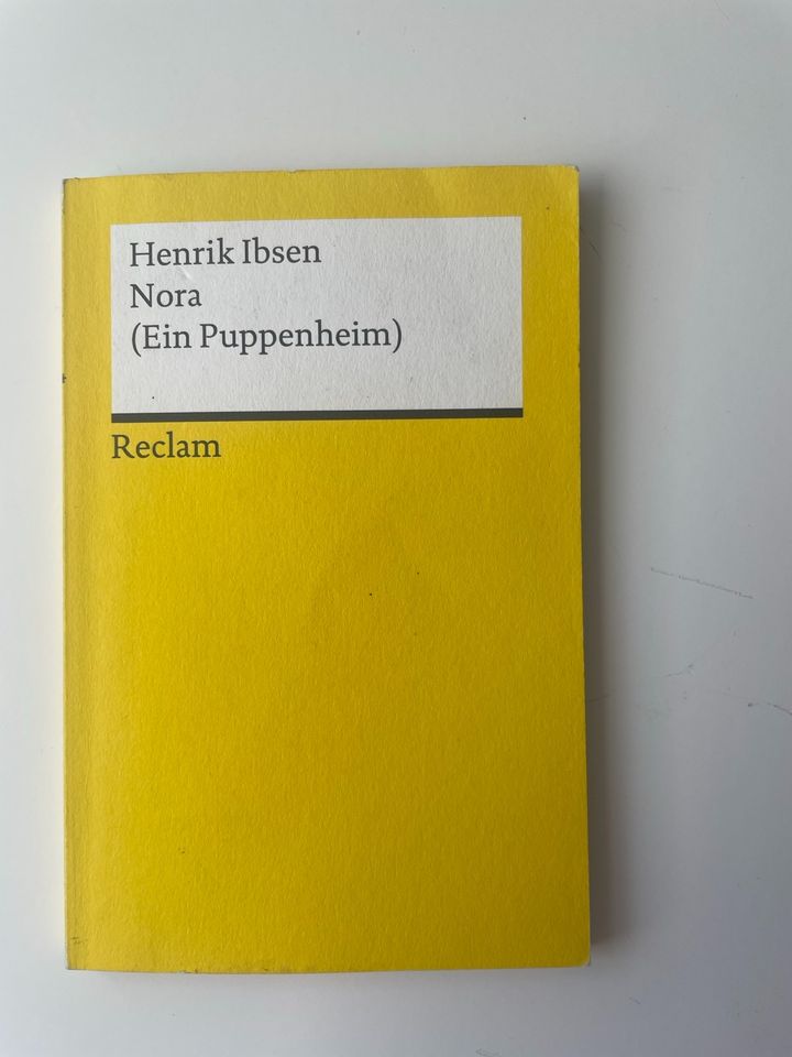 Buch „Nora“ in Lage