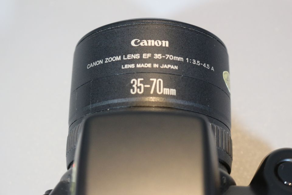 Canon EOS 750 Spiegelreflexkamera mit Canon Toom Lens EF 35-70 mm in Düsseldorf