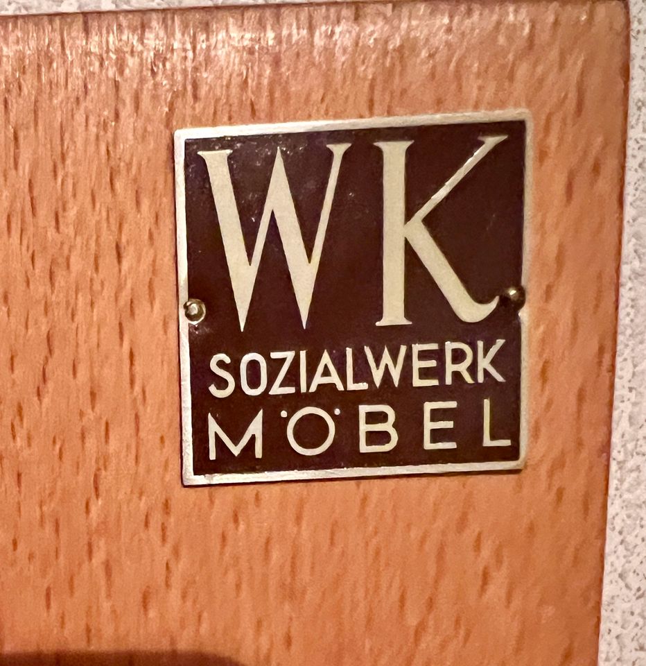 Eckschrank Massiv-Holz, WK Sozialwerk Möbel Vintage, mal googeln in Aachen