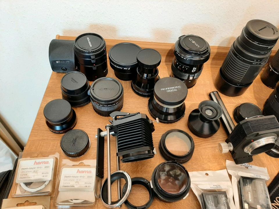 Kamera Minolta, Objektive, Blitz, Filter, Zubehör Sammlung in Großenlüder