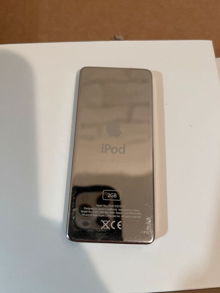 iPod nano slim mit Zubehör in Pinneberg