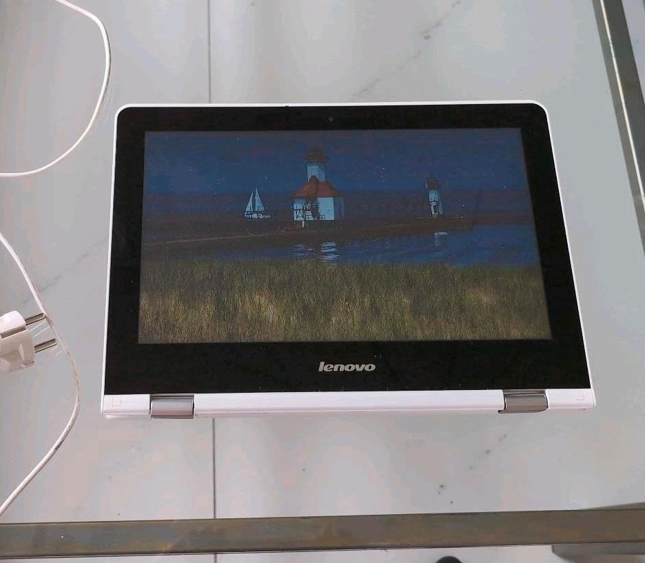 Lenovo Yoga 300 in Bergkamen
