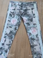 NEU !  Jeans floraler Rosen Druck Gr. 46 Nordrhein-Westfalen - Rösrath Vorschau