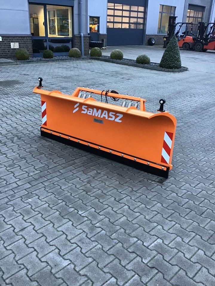 Saphir Schneeschild Uni 220 Radlader Hoflader in Bakum