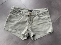 H&M kurze Hose Damen S 36 Khaki Grün Shorts Hotpants Jeansshorts Bayern - Neustadt b.Coburg Vorschau