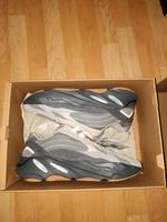 Adidas Yeezy Boost 700 V2 Tephra Kr. München - Ismaning Vorschau