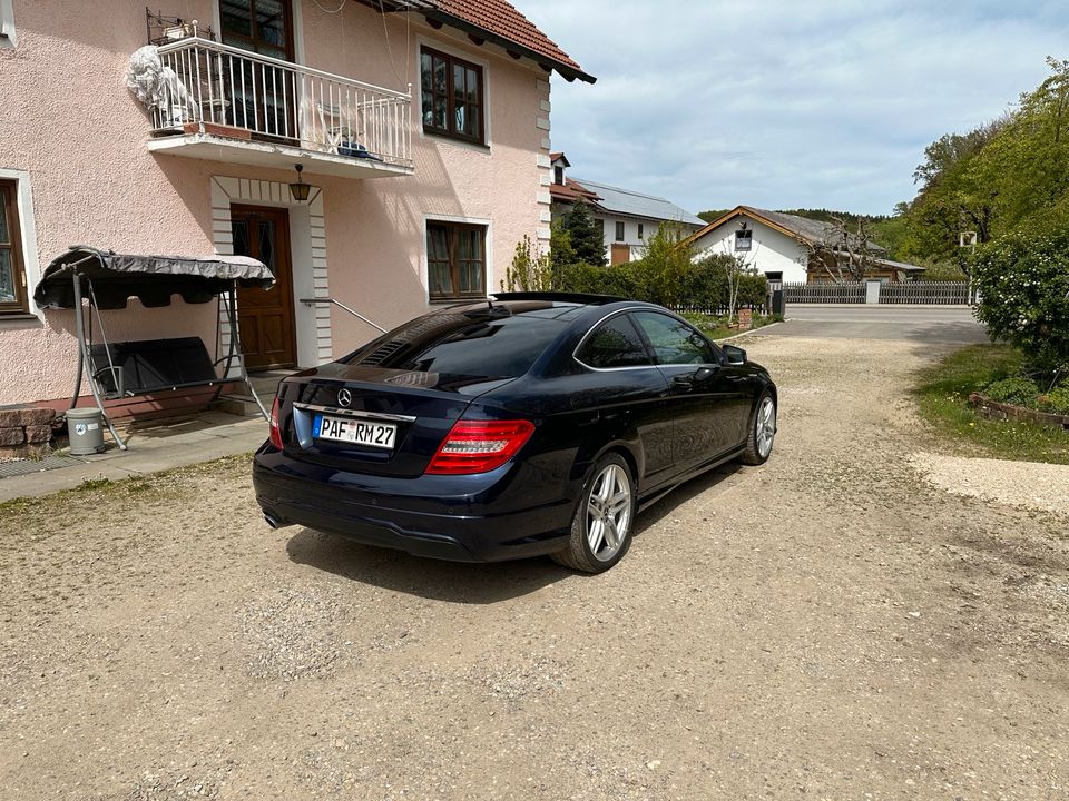 Mercedes C 250 Coupé w204 Facelift 2013 in Schweitenkirchen