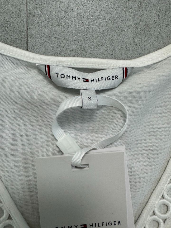 Tommy Hilfiger Shirt Gr. S Neu mit Etikett in Bergen auf Rügen