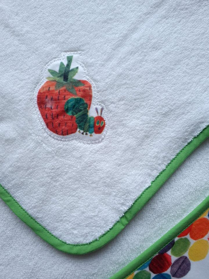 Kapuzenhandtuch 80x80 cm Kleine Raupe Nimmersatt Handtuch Frottee in Neukirchen/Erzgeb