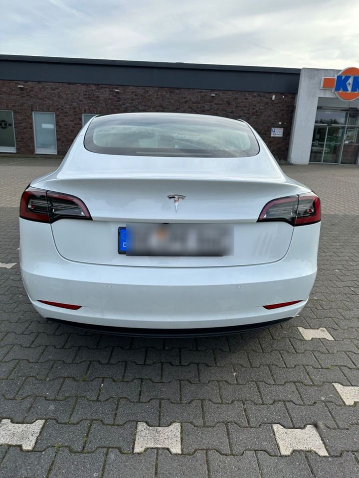 Tesla Model 3 Standard-Reichweite Plus - Hinterrad... in Ennigerloh