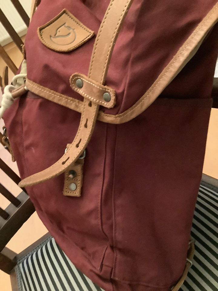 Fjällräven Rucksack nr. 21 Medium in dunkelrot G-1000 in Hamburg