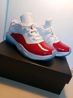 Nike Jordans LowSneaker rot/weiss Berlin - Spandau Vorschau