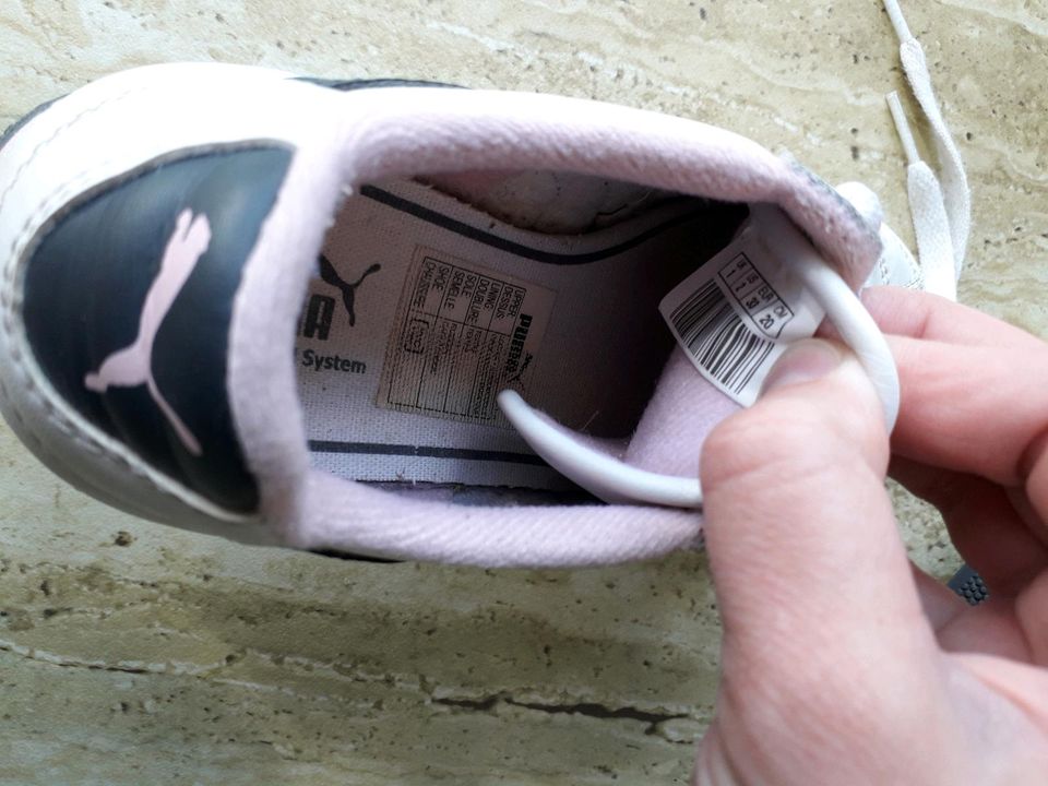 Puma Sportschuhe Gr 33 in Rottweil